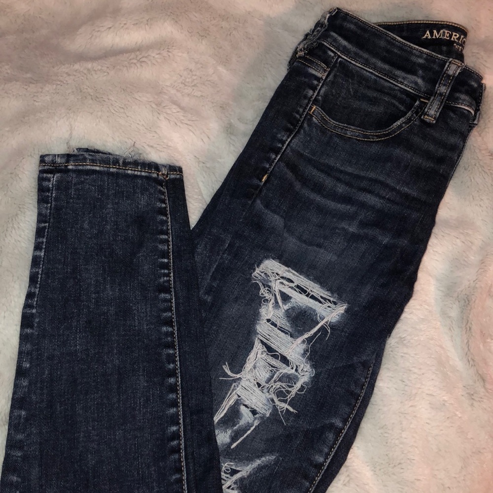 Distressed Super stretch American Eagle jeans